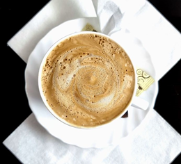 Kawa z mlekiem / Kaffee mit Milch  220 ml