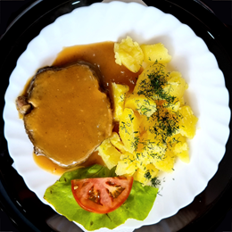 PIECZEŃ WIEPRZOWA W SOSIE / SCHWEINEBRATEN MIT SOSSE 200g (Bez dodatków)