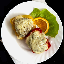 PAPRYKA Z KASZĄ KUSKUS / GEFÜLLTER PAPRIKA MIT COUSCOUS UND PILZEN 2 szt.  400g