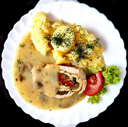 ROLADA Z INDYKA W SOSIE PIECZARKOWYM / GEFÜLLTPUTENFILET MIT CHAMPIGNONS UND CHAMPIGNONSSOßE 200g(Bez dodatków)