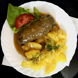 ZRAZ WOŁOWY W SOSIE / RINDERROULADEN MIT SOßE 200g (Bez dodatków)